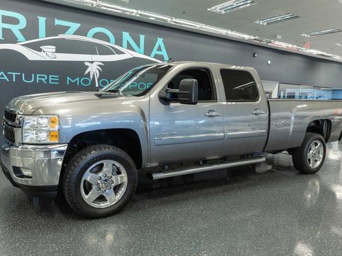 Used 2014 Chevrolet Silverado 2500 LT w/ Custom Sport Truck Package image 2