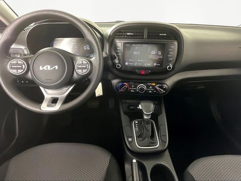 Used 2023 Kia Soul LX FWD image 7