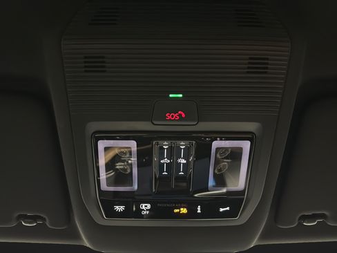 Used 2024 Volkswagen Atlas Cross Sport SEL R-Line AWD/4WD image 33