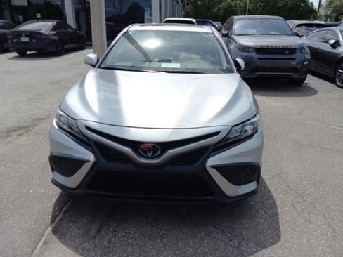 Used 2024 Toyota Camry SE FWD image 5