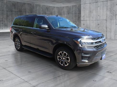 Used 2024 Ford Expedition XLT AWD/4WD image 6