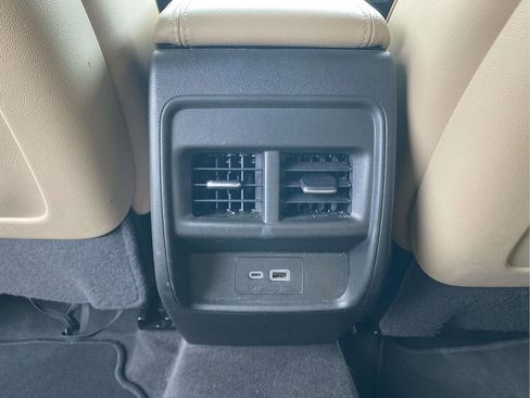 Used 2025 Cadillac XT4 Premium Luxury FWD image 11