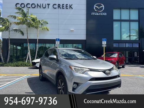 Used 2018 Toyota RAV4 XLE FWD image 1