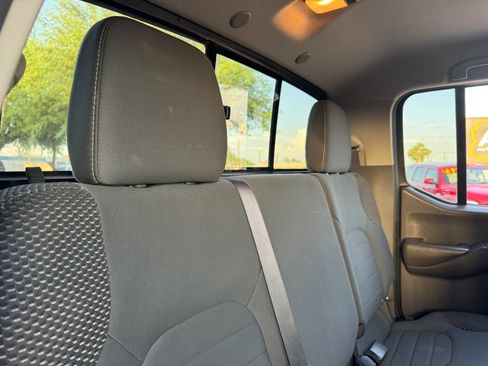 Used 2018 Nissan Frontier PRO-4X AWD/4WD image 30