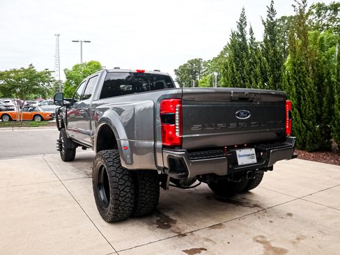 Used 2024 Ford F350 Lariat w/ Lariat Ultimate Package AWD/4WD image 8
