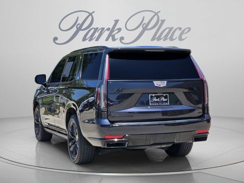 Used 2022 Cadillac Escalade Sport Platinum AWD/4WD image 3