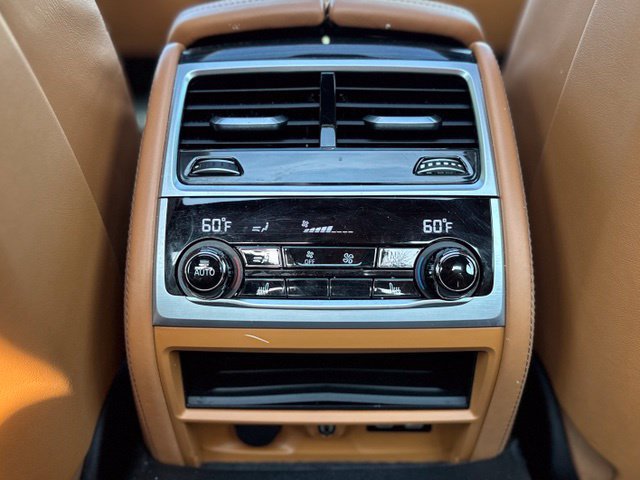 Used 2020 BMW 750i xDrive w/ Executive Package AWD/4WD image 34
