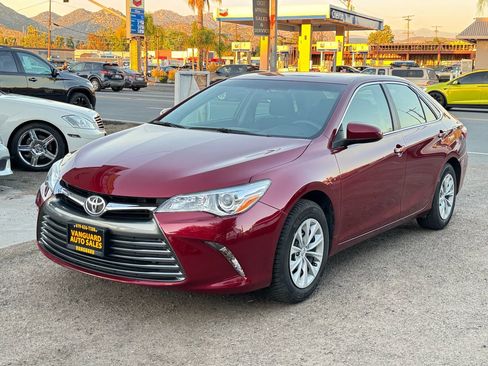 Used 2015 Toyota Camry LE FWD image 6