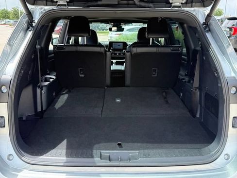 Used 2025 Toyota Highlander XSE AWD/4WD image 26