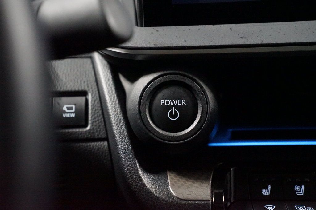 Used 2024 Toyota Prius Limited w/ Limited Premium Package FWD image 21