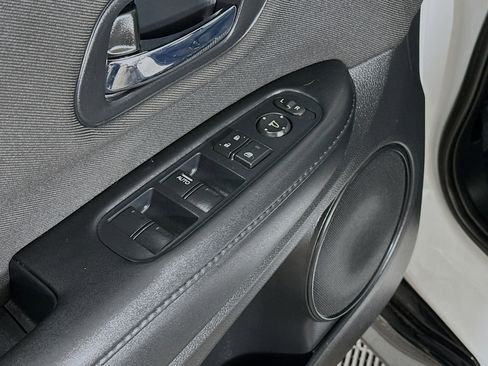 Used 2019 Honda HR-V Sport image 17