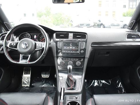 Used 2017 Volkswagen GTI SE FWD image 16