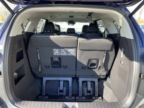 New 2026 Kia Carnival EX image 5