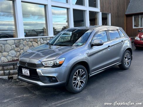 Used 2018 Mitsubishi Outlander Sport ES image 1