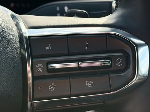 Used 2025 GMC Terrain Elevation image 35