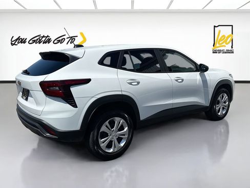Used 2026 Chevrolet Trax LS FWD image 5