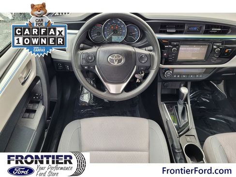 Used 2015 Toyota Corolla LE image 9