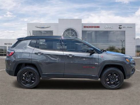 Certified 2023 Jeep Compass Trailhawk w/ Trailer Tow Group AWD/4WD image 2