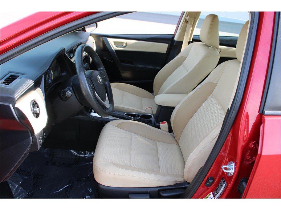 Used 2017 Toyota Corolla LE w/ Carpet Mat Package (TMS) FWD image 7