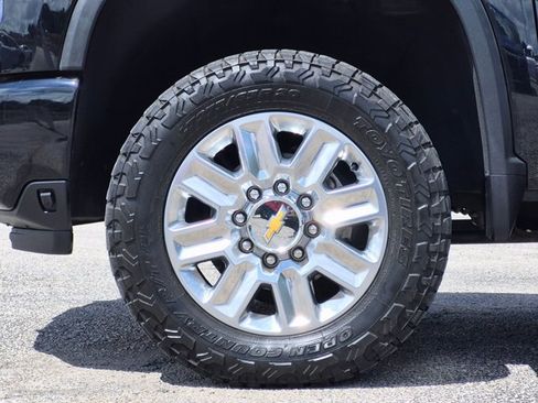 Used 2024 Chevrolet Silverado 3500 High Country w/ Technology Package AWD/4WD image 24