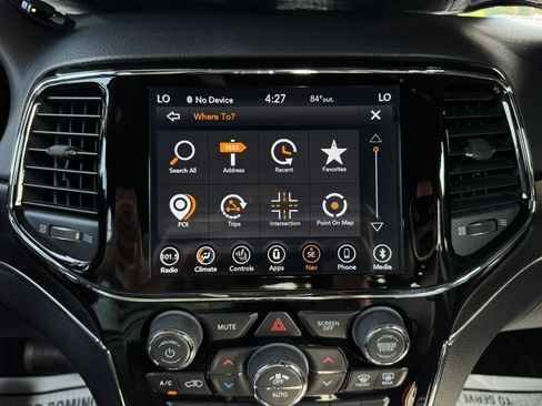 Used 2019 Jeep Grand Cherokee Limited AWD/4WD image 11