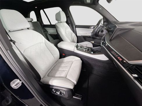 Used 2025 BMW X5 sDrive40i w/ M Sport Package RWD image 30