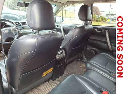 Used 2010 Toyota Highlander SE image 12