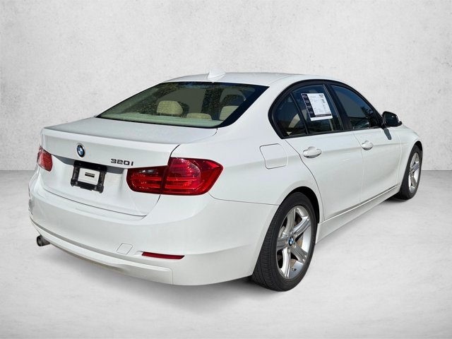 Used 2014 BMW 320i Sedan RWD image 5