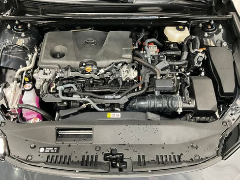 Used 2025 Toyota Camry SE FWD image 12