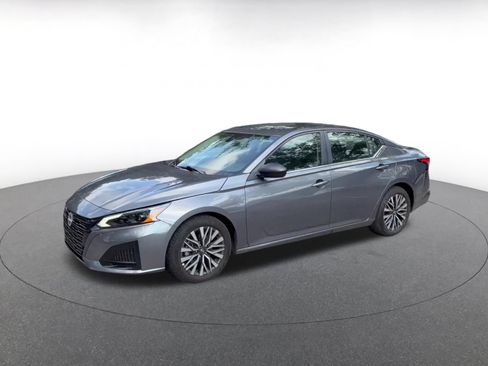 Used 2026 Nissan Altima 2.5 SV FWD image 8