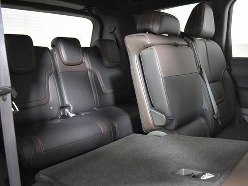 New 2026 Nissan Armada SL image 38