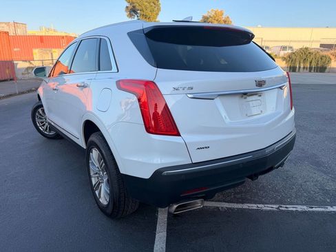 Used 2018 Cadillac XT5 Luxury w/ Driver Awareness Package AWD/4WD image 12