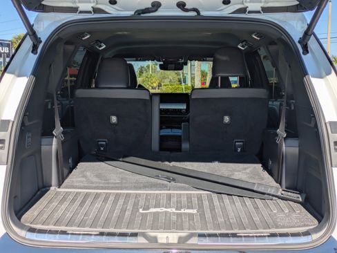 Used 2025 Lexus TX 500h F SPORT PREMIUM w/ Technology Package image 11