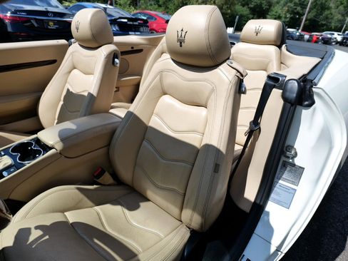 Used 2015 Maserati GranTurismo Convertible image 16