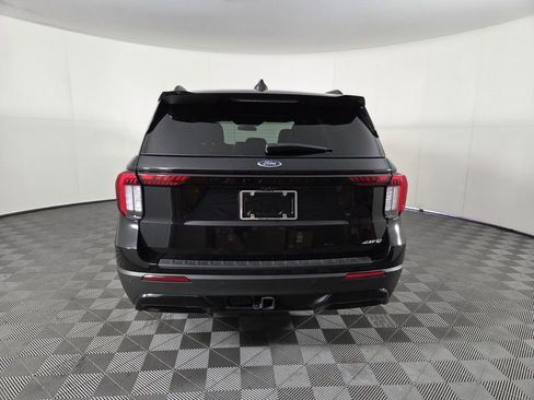 Used 2025 Ford Explorer ST-Line w/ ST-Line Street Pack image 6