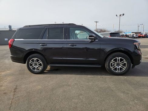 New 2026 Ford Expedition Active image 14