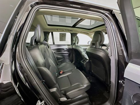 Used 2021 Volvo XC90 T5 Momentum w/ Protection Package Premier image 31