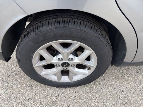 Used 2024 Kia Soul LX w/ Option Group 015 FWD image 28