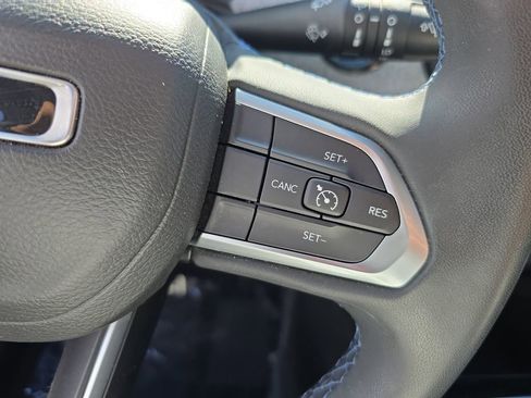 Used 2022 Jeep Compass Latitude image 19