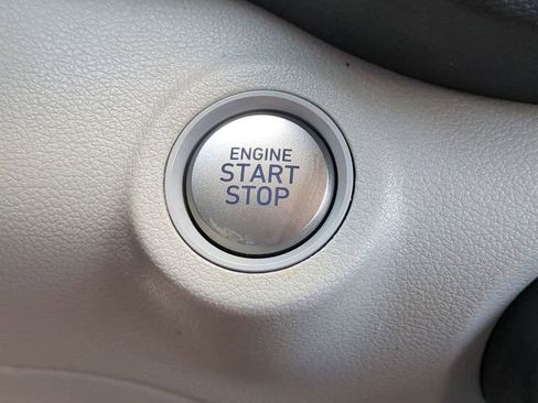 Used 2025 Hyundai Venue SEL image 26