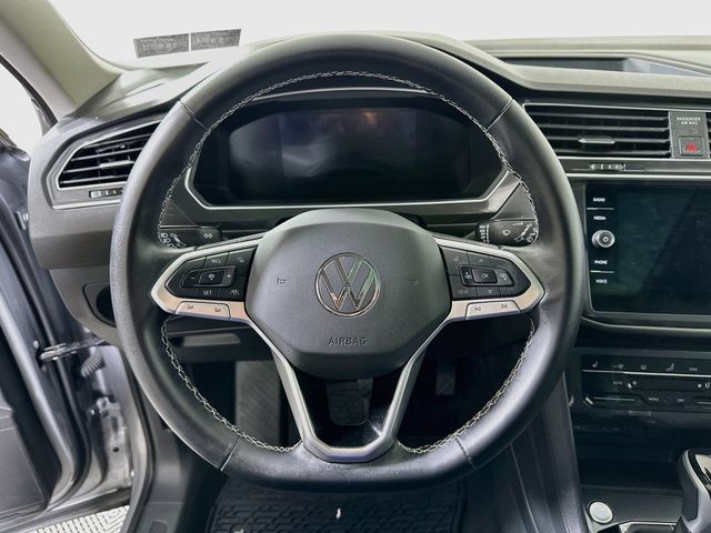 Certified 2024 Volkswagen Tiguan SE AWD/4WD image 11