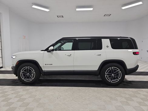 Used 2025 Rivian R1S Adventure image 2