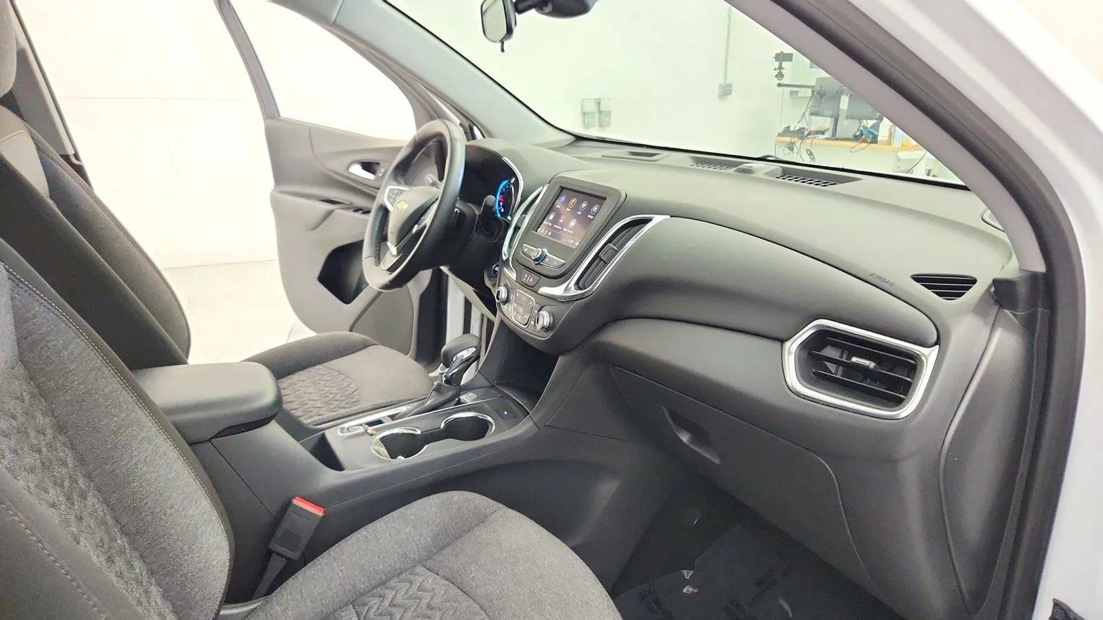 Used 2024 Chevrolet Equinox LT w/ LPO, Cargo Package FWD image 30