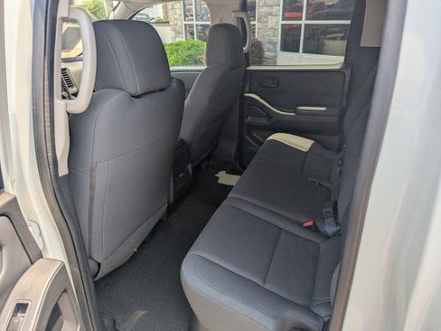 Used 2022 Nissan Frontier S w/ Technology Package AWD/4WD image 23