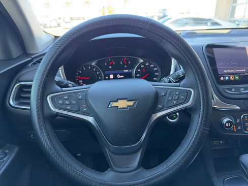 Used 2023 Chevrolet Equinox LT image 9