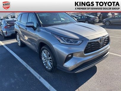 Used 2025 Toyota Highlander Platinum