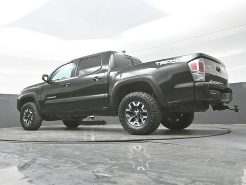 Used 2020 Toyota Tacoma TRD Off-Road w/ Technology Package AWD/4WD image 28