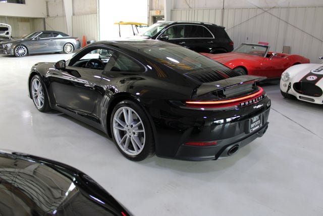 Used 2025 Porsche 911 Carrera RWD image 48