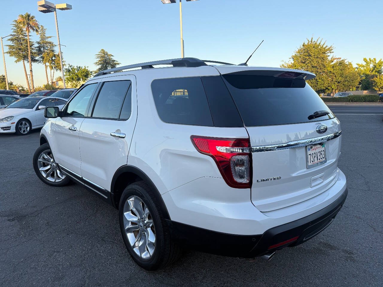 Used 2015 Ford Explorer Limited w/ Equipment Group 302A AWD/4WD image 6