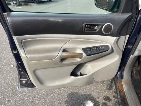 Used 2012 Toyota Tacoma 4x4 Double Cab image 18